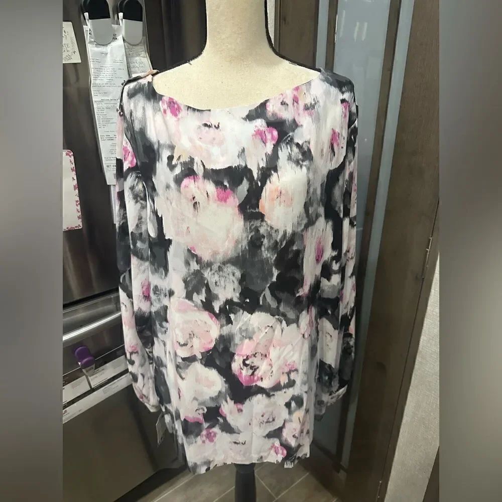 NWT Liz Claiborne Top